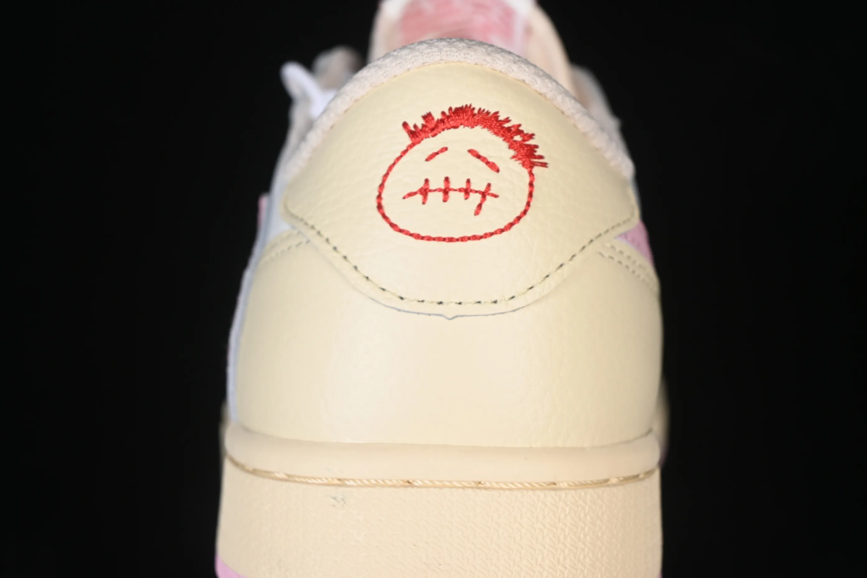 All categories Air Jordan Jordan series basketball shoes Air Jordan 1 Low Travis Scott x Air Jordan 1 Low OG AJ1 Joe 1 undercut low IQ7604-101